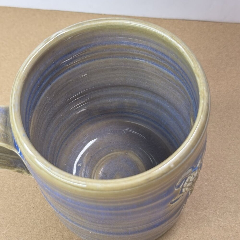 Hawaii Mug Turtles Embossed 3D Blue Khaki Ben Diller Pottery Signed 2001 - Picture 5 of 9